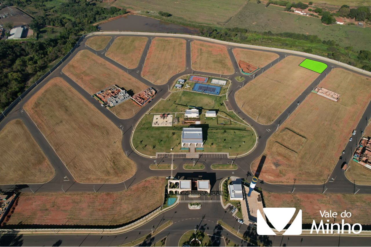Lote a venda no bairro villagio ditalia