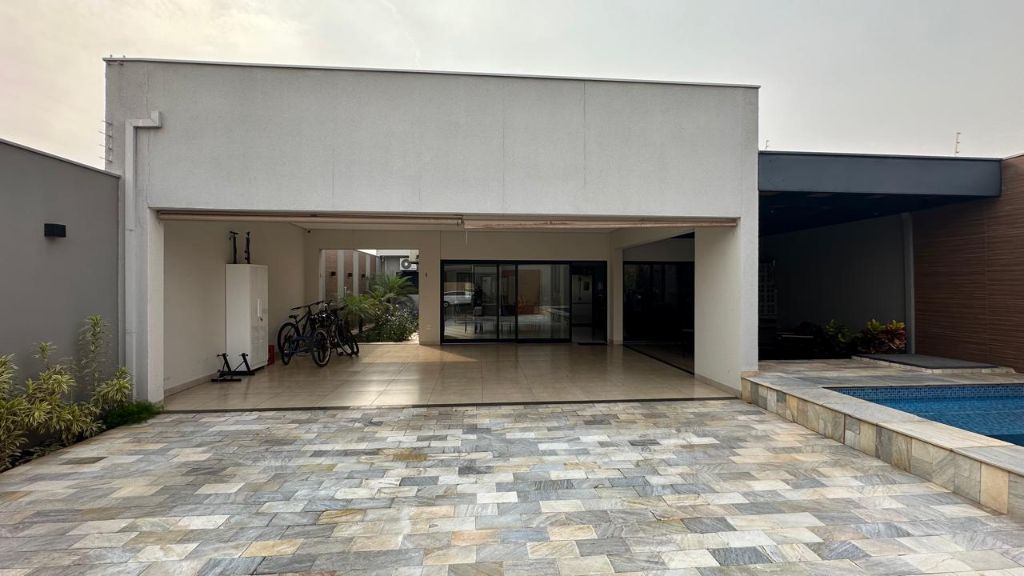 Casa de Alto Padrão localizado no Jardim Laranjeiras III